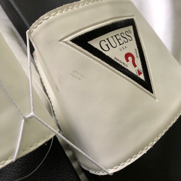 ‘GUESS’ Slides - Picture 3 of 3